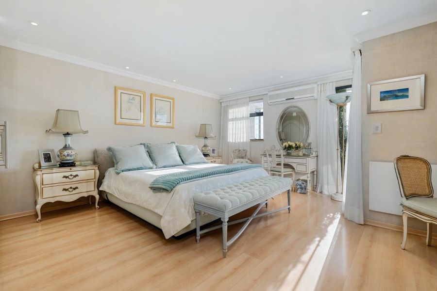 3 Bedroom Property for Sale in Sea Point Western Cape